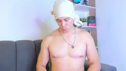 Snapshot of dante_seductor chatting on 02.12.26 Dante online show from 02.12.26