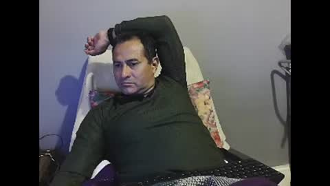 Snapshot of dantehot82 chatting on 01.12.25 dantehot82 online show from 01.12.25