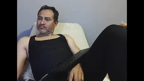 Snapshot of dantehot82 chatting on 01.17.25 dantehot82 online show from 01.17.25