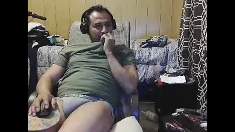 Snapshot of dantehot82 chatting on 01.27.25 dantehot82 online show from 01.27.25