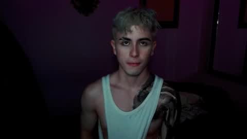 Snapshot of danteobscuro chatting on 11.21.25 danteobscuro online show from 11.21.25