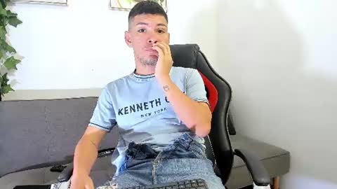 Snapshot of danterivas__ chatting on 06.22.26 Dante Rivas online show from 06.22.26