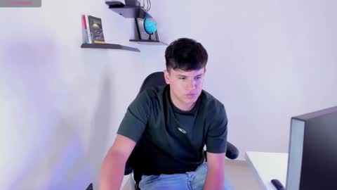 Snapshot of dantestone1 chatting on 11.15.25 dantestone1 online show from 11.15.25