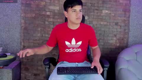 Snapshot of dantestone1 chatting on 11.21.25 dantestone1 online show from 11.21.25