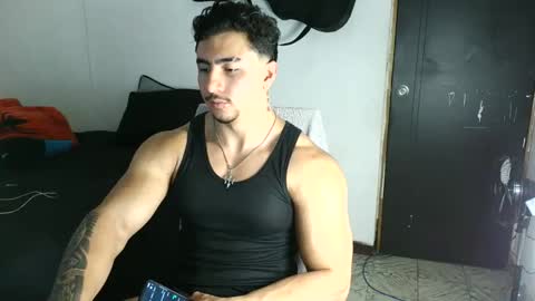 Snapshot of dantevicius chatting on 10.23.25 Dante Vicius online show from 10.23.25