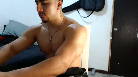 Snapshot of dantevicius chatting on 11.15.25 Dante Vicius online show from 11.15.25