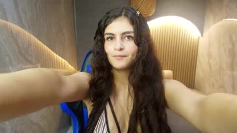 Snapshot of dany_r_ chatting on 09.19.25 Dany online show from 09.19.25