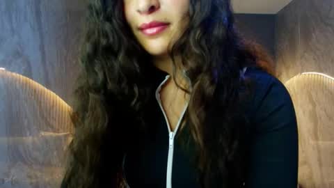 Snapshot of dany_r_ chatting on 11.11.25 Dany online show from 11.11.25