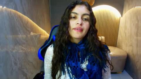 Snapshot of dany_r_ chatting on 11.12.25 Dany online show from 11.12.25