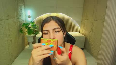 Snapshot of dany_r_ chatting on 11.22.25 Dany online show from 11.22.25