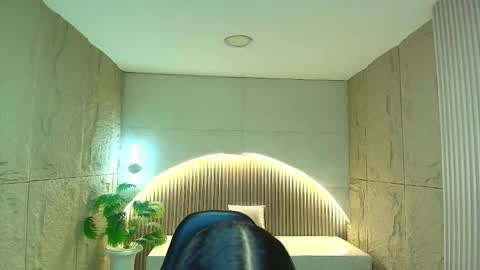 Snapshot of dany_r_ chatting on 11.28.25 Dany online show from 11.28.25