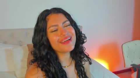 Snapshot of daphne_24 chatting on 03.10.26 Antonella Mora online show from 03.10.26