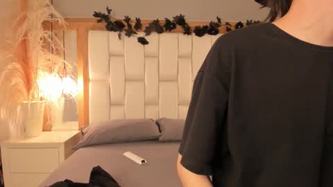 daphne_and_roger online show from 11.20.25