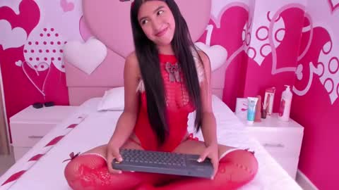 Daphne  online show from 12.24.24