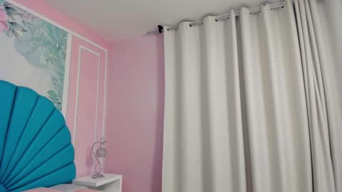 Daphne  online show from 02.08.25