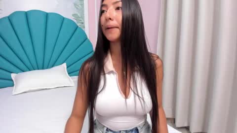 Daphne  online show from 03.01.25