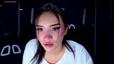 daphne_nicole_b online show from 07.03.26