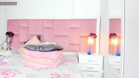 Daphne online show from 01.26.25