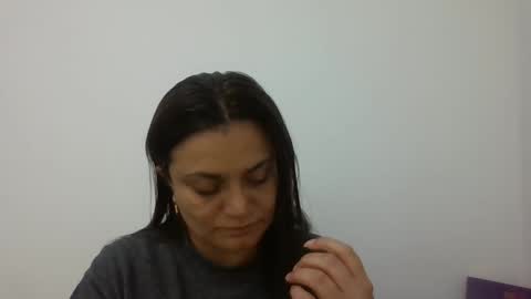 Snapshot of dapnne24 chatting on 02.15.25 dapnne online show from 02.15.25