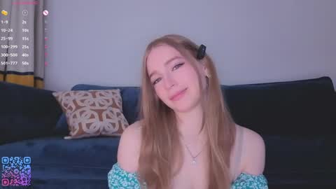 Snapshot of darbyreckard chatting on 04.11.26 Rina online show from 04.11.26