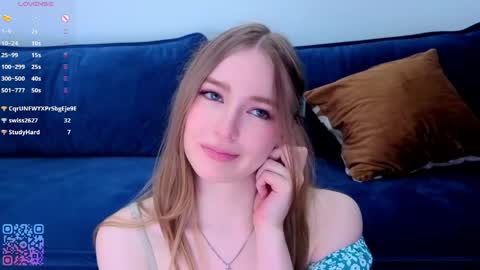 Snapshot of darbyreckard chatting on 04.11.26 Rina online show from 04.11.26