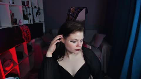 Dari the it woman online show from 01.25.25