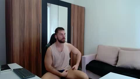 Snapshot of darius_94 chatting on 06.03.26 darius_94 online show from 06.03.26