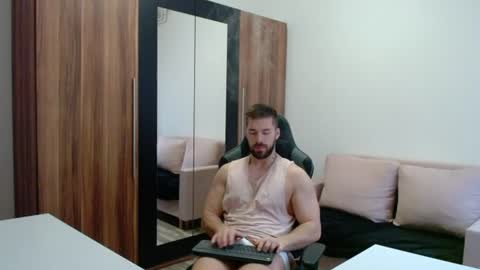 Snapshot of darius_94 chatting on 06.11.26 darius_94 online show from 06.11.26