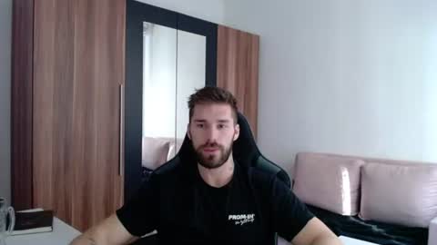 Snapshot of darius_94 chatting on 06.19.26 darius_94 online show from 06.19.26