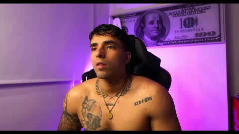 Darius Phoenix  online show from 02.13.25