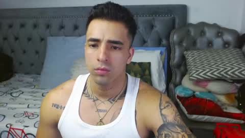 Darius Phoenix  online show from 02.26.25