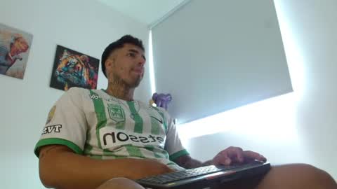 Snapshot of darius_phoenix chatting on 06.08.26 Darius Phoenix online show from 06.08.26