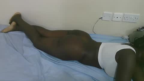 Snapshot of dark_chocoloate chatting on 12.22.25 coco online show from 12.22.25