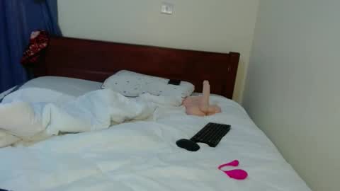 dark_qween online show from 03.09.25