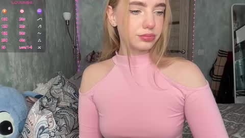 Snapshot of dark_side1213 chatting on 10.06.25 Darkside online show from 10.06.25