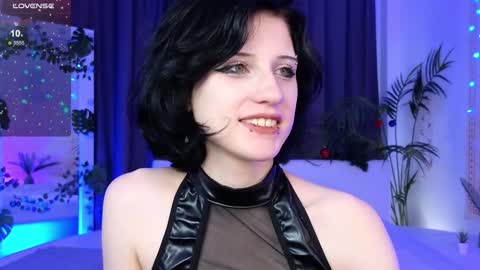 Snapshot of dark_vamp_ chatting on 12.23.24 Vamp online show from 12.23.24