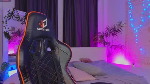 Snapshot of dark_vamp_ chatting on 01.31.25 Vamp online show from 01.31.25