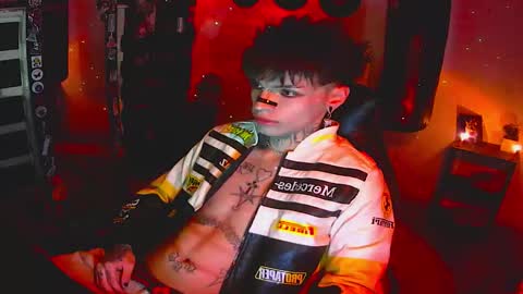   online show from 11.05.25