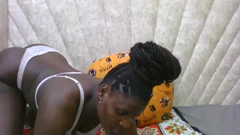 Snapshot of darknipples2 chatting on 10.15.25 SHANICE online show from 10.15.25