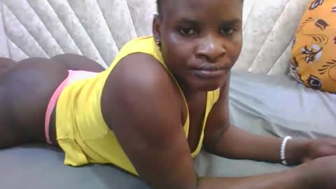 Snapshot of darknipples2 chatting on 10.18.25 SHANICE online show from 10.18.25