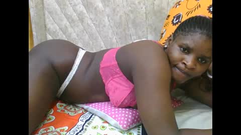 Snapshot of darknipples2 chatting on 11.16.25 SHANICE online show from 11.16.25