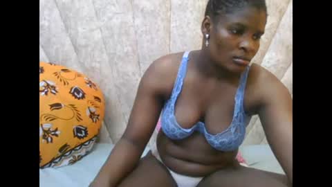 Snapshot of darknipples2 chatting on 12.14.25 SHANICE online show from 12.14.25