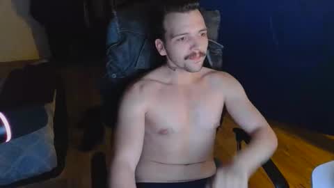 Snapshot of darknovelclown chatting on 03.13.26 darknovelclown online show from 03.13.26