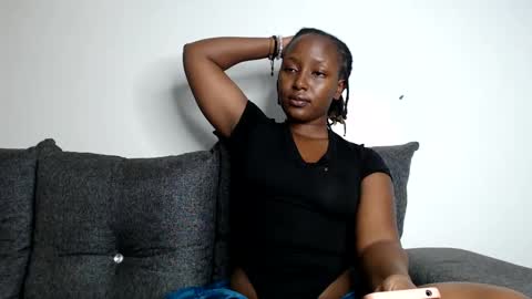 Snapshot of darktanqueen chatting on 03.04.25 darktanqueen online show from 03.04.25