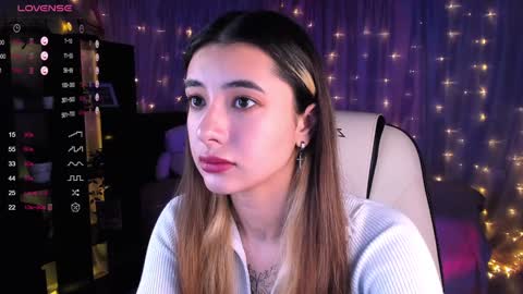 Snapshot of darlabelle chatting on 12.02.24 Belle online show from 12.02.24