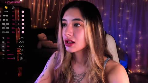 Snapshot of darlabelle chatting on 12.18.24 Belle online show from 12.18.24