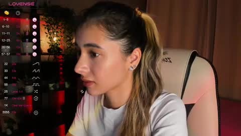 Snapshot of darlabelle chatting on 09.14.25 Belle online show from 09.14.25