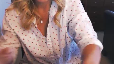 Snapshot of darlingd77 chatting on 01.10.25 DarlingD online show from 01.10.25