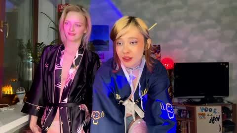 Snapshot of darlingdarinka chatting on 01.27.25 D online show from 01.27.25