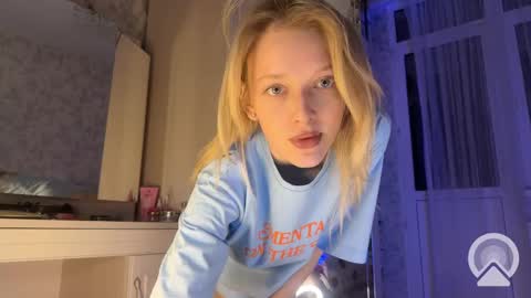 Snapshot of darlingdarinka chatting on 02.25.25 D online show from 02.25.25